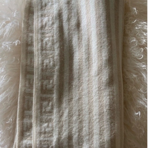 Fendi Baby Logo FF Cashmere blend Blanket - Picture 3 of 4